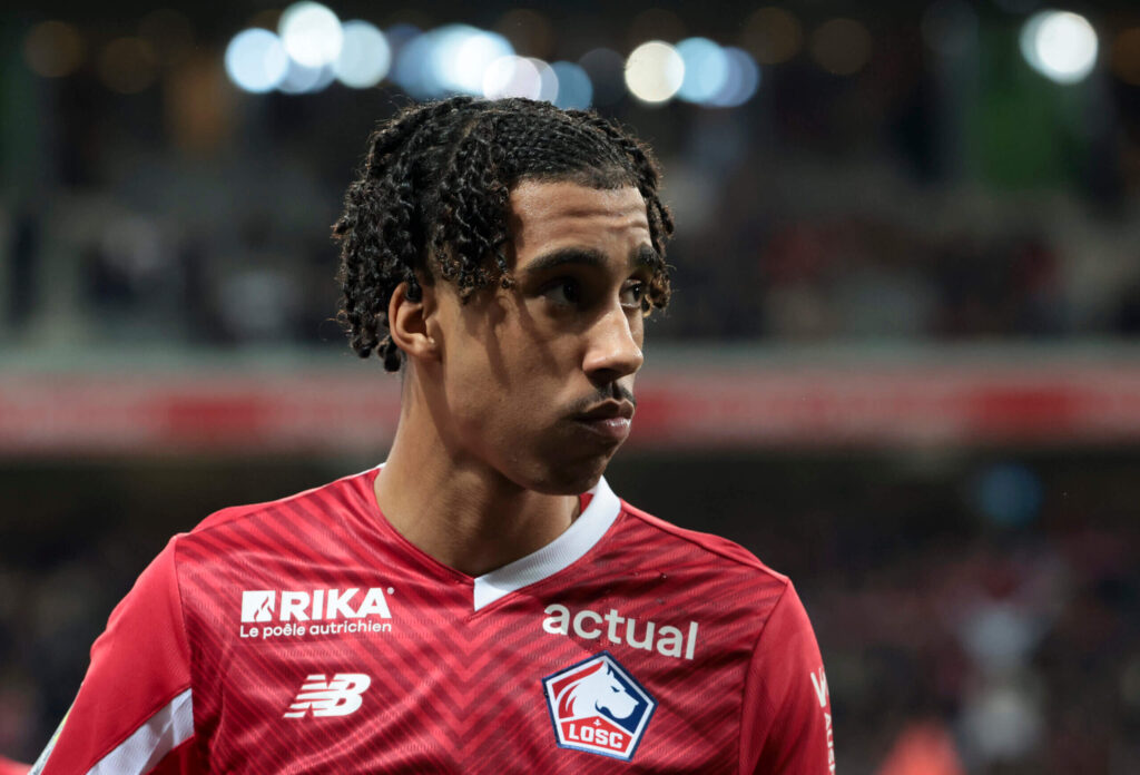 Leny Yoro Chooses Côte d’Ivoire Over France as Manchester United Defender Prepares for International Switch.